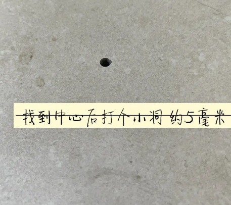 龙岩瓷砖空鼓维修公司专业解答在瓷砖铺贴过程中，如果砂料搅拌不均匀，将会带来以下问题